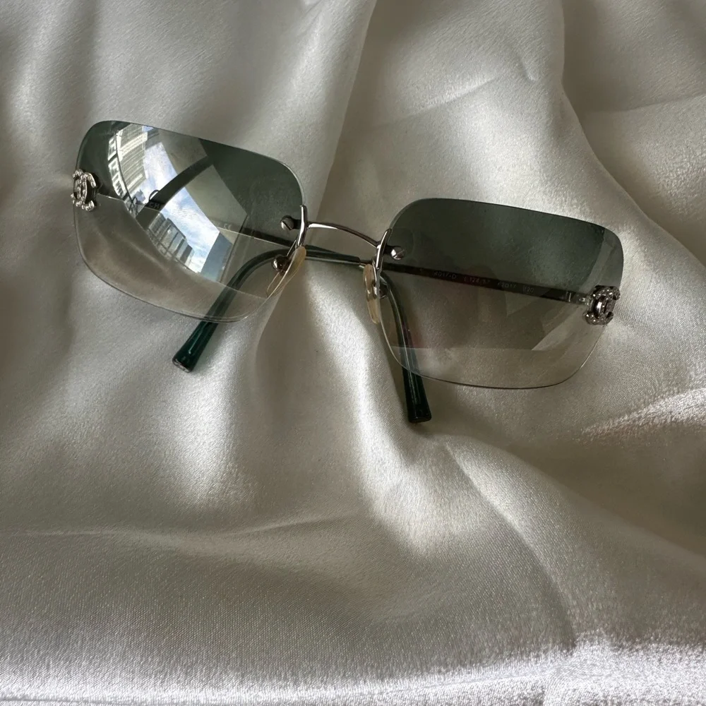 Vintage CHANEL Swarovski crystals ccs Chic Green Gradient Sunglasses